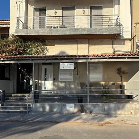 Hercule's * Μικρά Μαντίνια